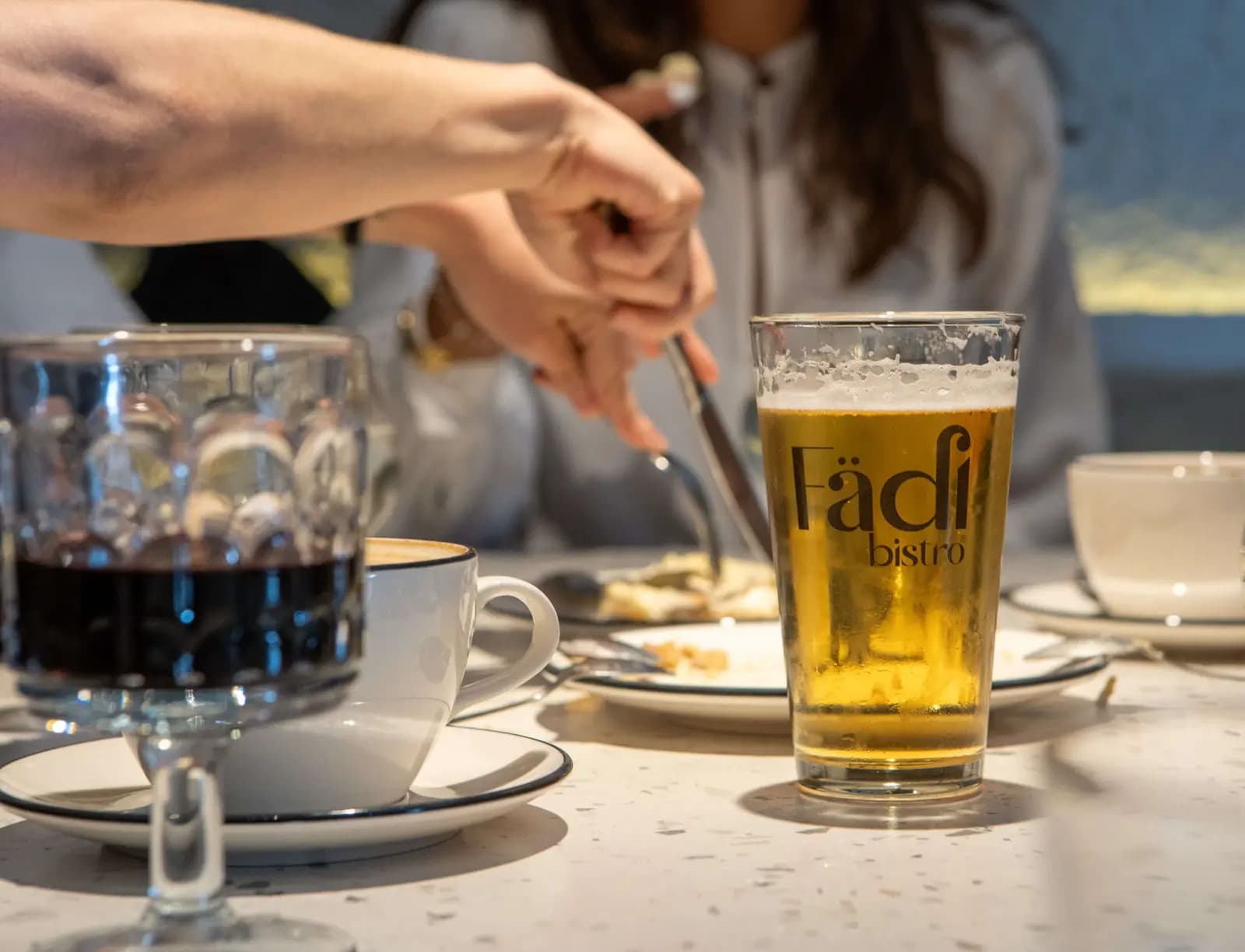 Vaso de cerveza con logo Fädi
